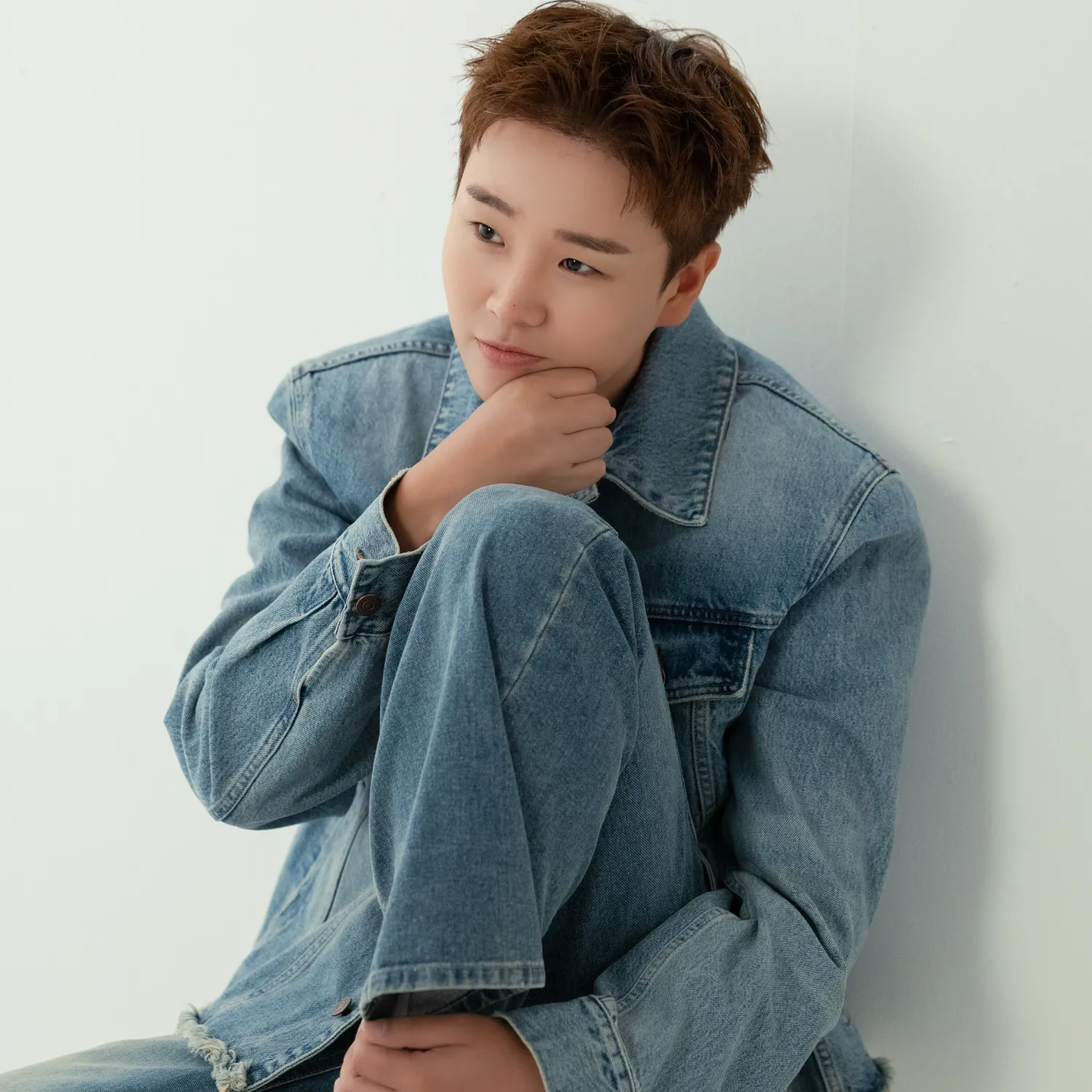 Behind-the-scenes cut of Song Minjun