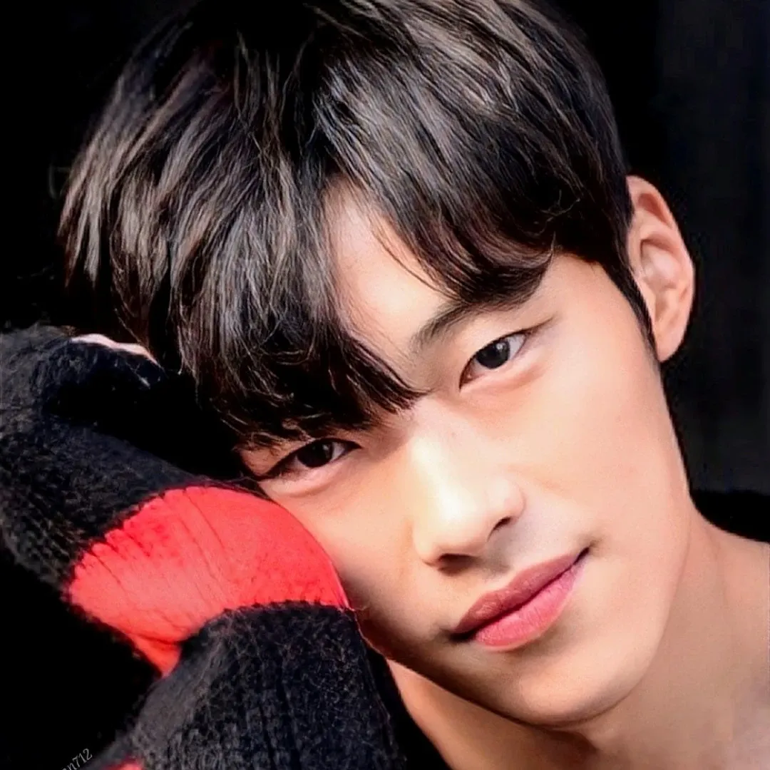 A moment captured by a fan of Woo Dohwan