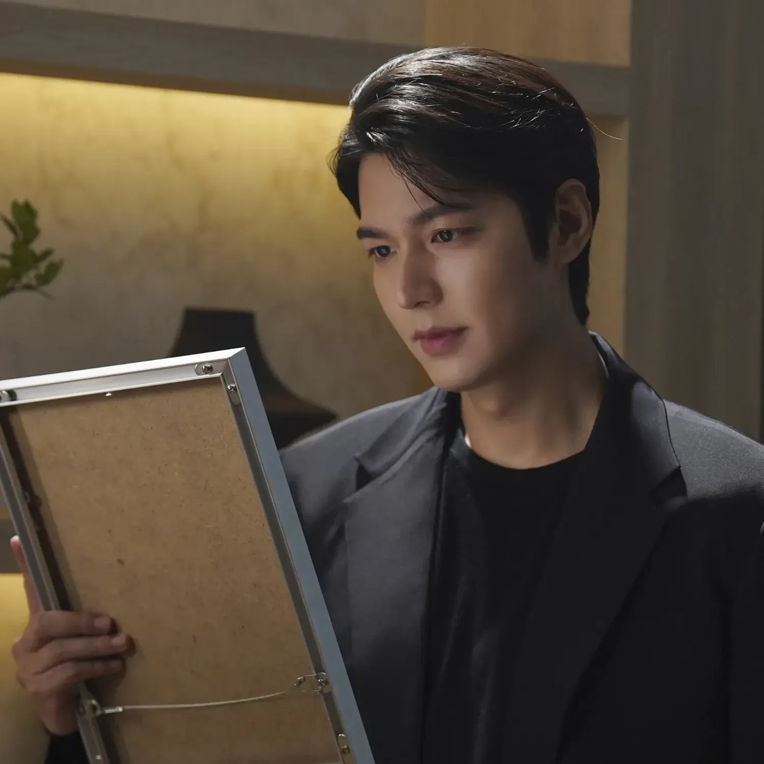 Behind-the-scenes cut of Lee Minho