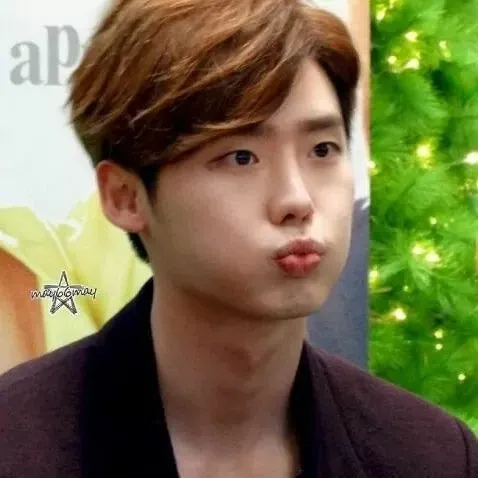 Behind-the-scenes cut of Lee Jongsuk