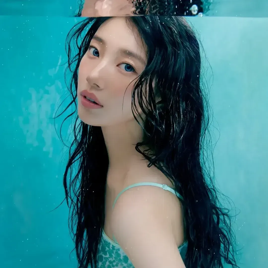 Recent activity shot of Bae Suzy