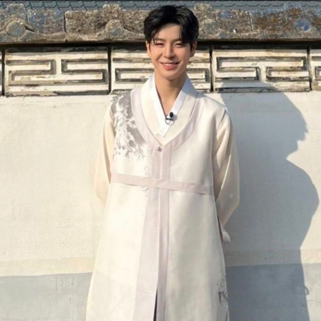 Cuplikan di balik layar dari Jeong Dongwon