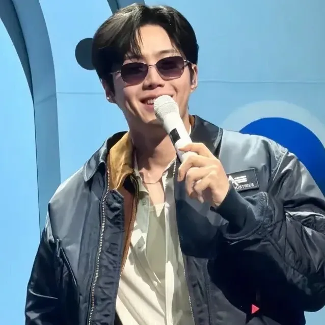 A moment captured by a fan of Kim Seonho