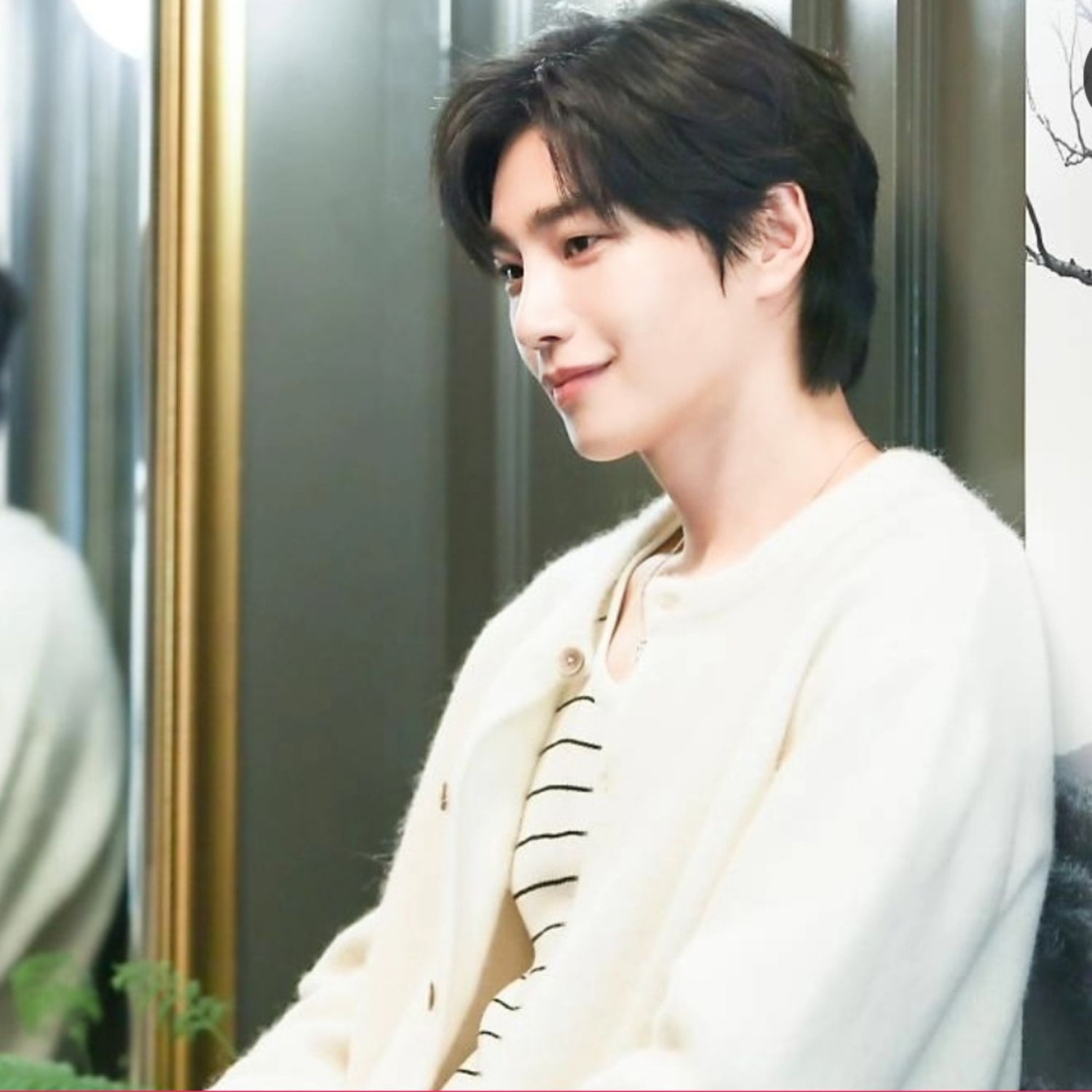 Behind-the-scenes cut of Kim Jaeyoung