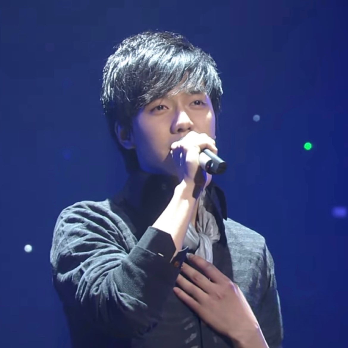Behind-the-scenes cut of Lee Seunggi