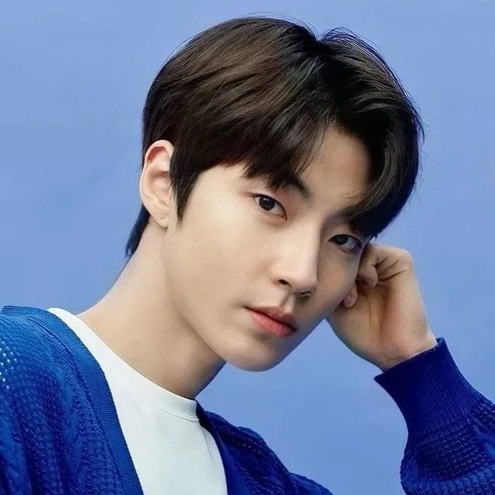 Behind-the-scenes cut of Hwang Inyoup