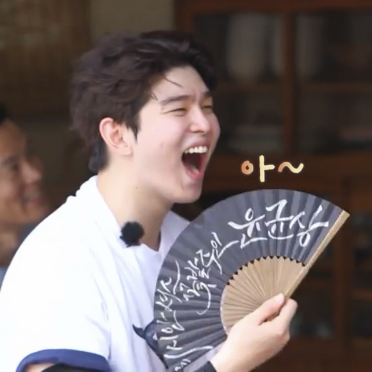 Behind-the-scenes cut of Yoon Kyunsang
