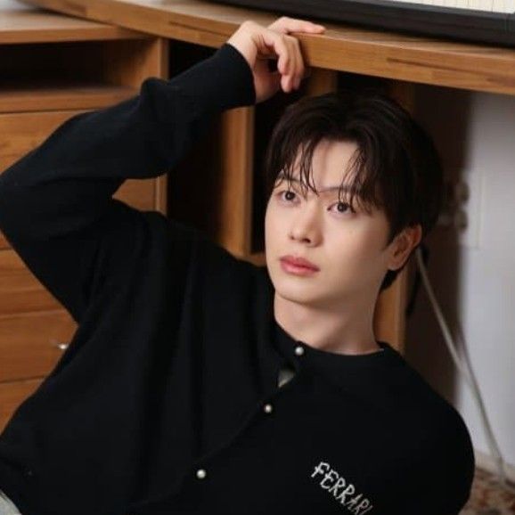 Recent activity shot of Yook Sungjae