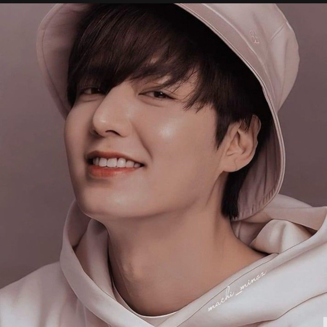 粉絲拍下的李敏鎬瞬間