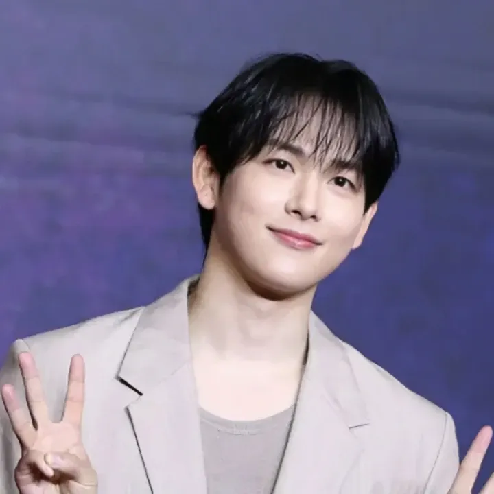 Latest photo of Yim Siwan