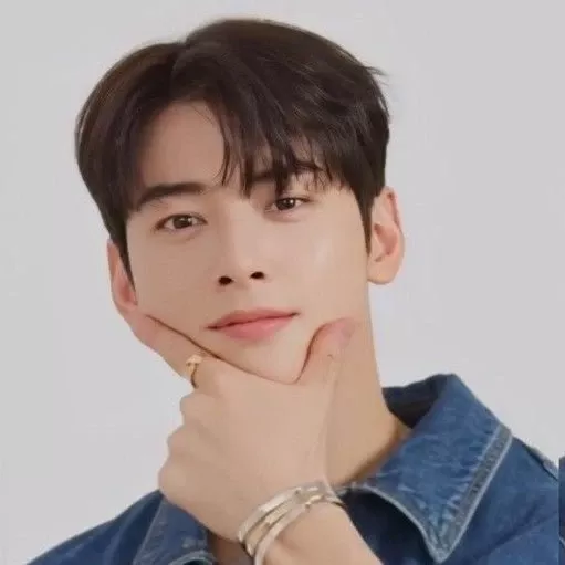 Latest photo of Cha Eunwoo