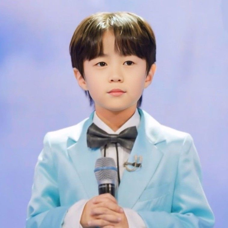 Behind-the-scenes cut of You Jiwoo