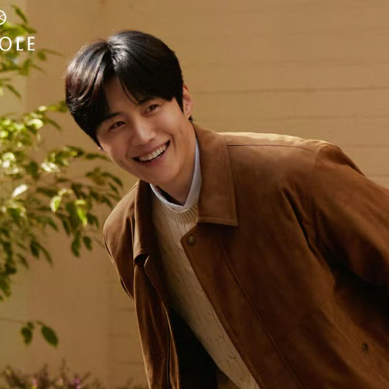 粉丝拍下的金宣虎瞬间