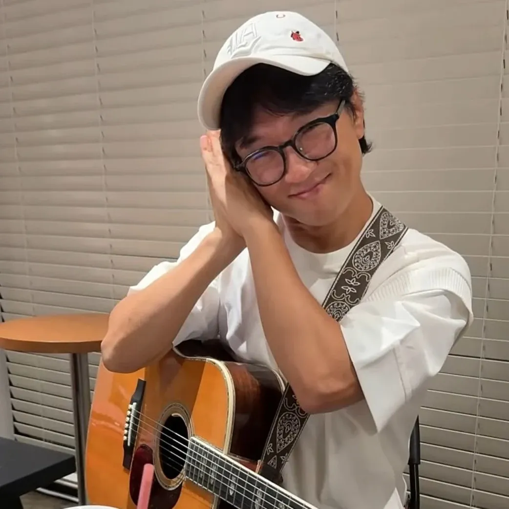 Recent activity shot of Bak Changgeun