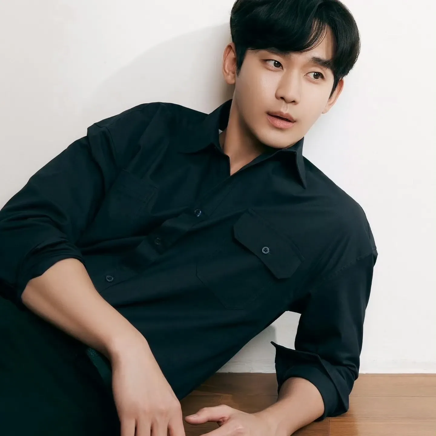 Behind-the-scenes cut of Kim Soohyun