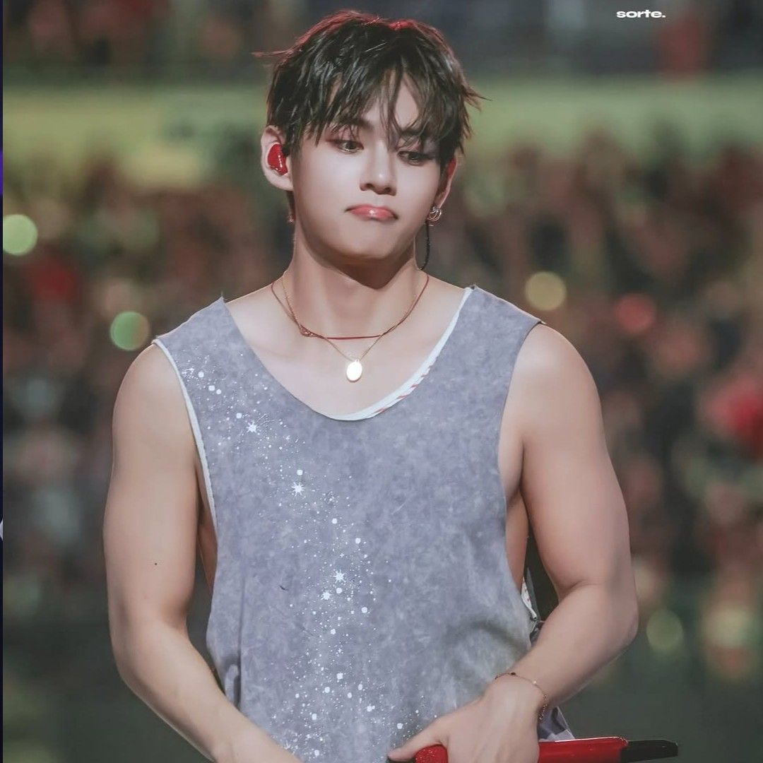 Latest photo of Kim Taehyung (V)