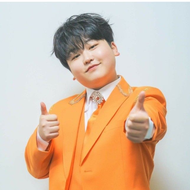 A moment captured by a fan of Park Sungon