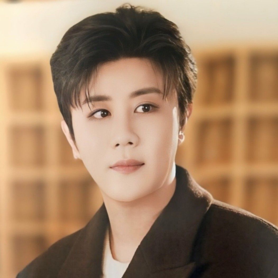 チン・ヘソンの最新写真