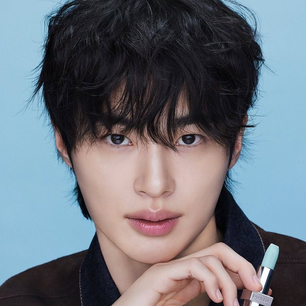 Recent activity shot of Byeon Wooseok