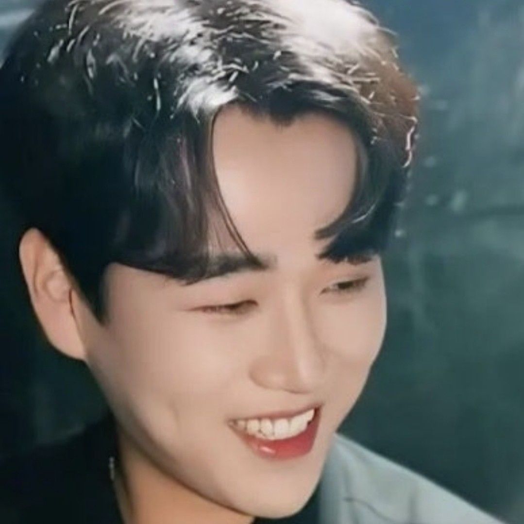 Behind-the-scenes cut of Hwang Youngwoong