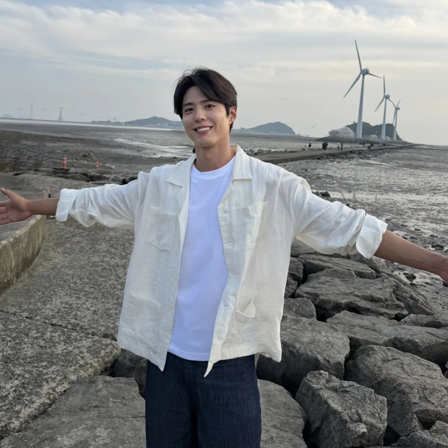 Recent activity shot of Park Bogum