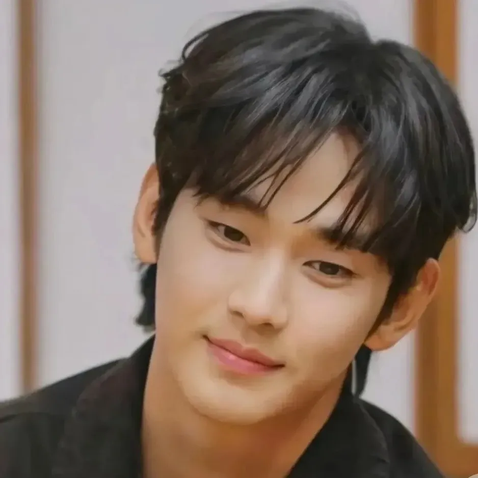 Recent activity shot of Kim Soohyun