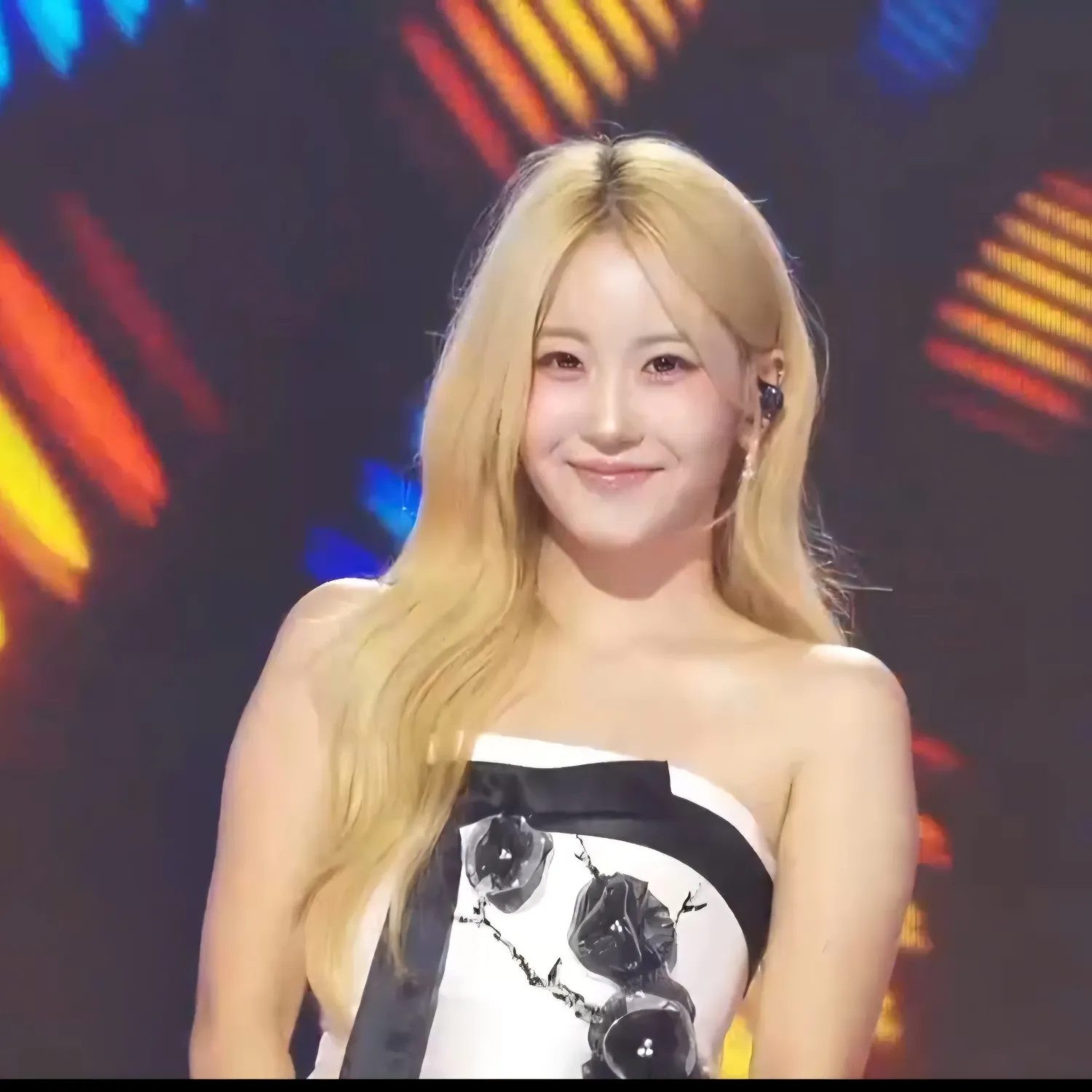 Behind-the-scenes cut of Oh Yujin
