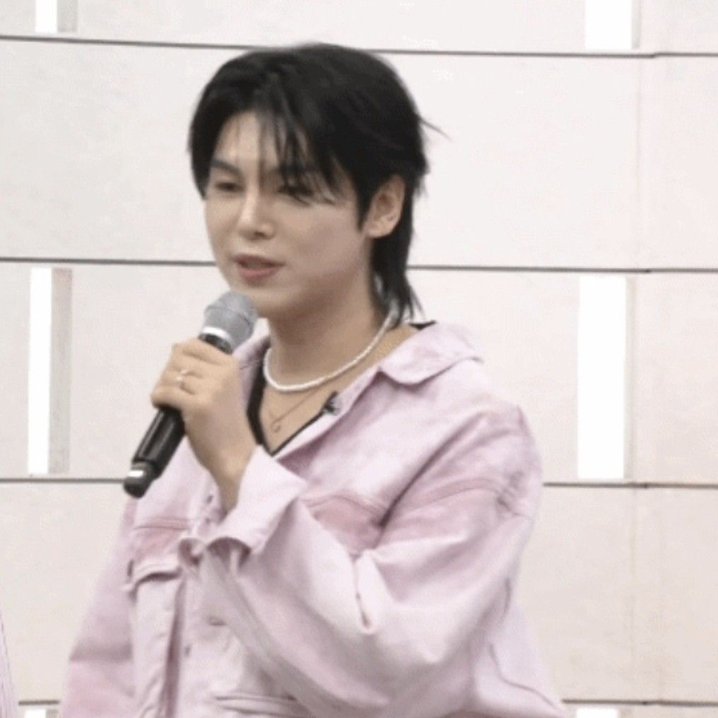 A moment captured by a fan of Kim Junsu (1991)