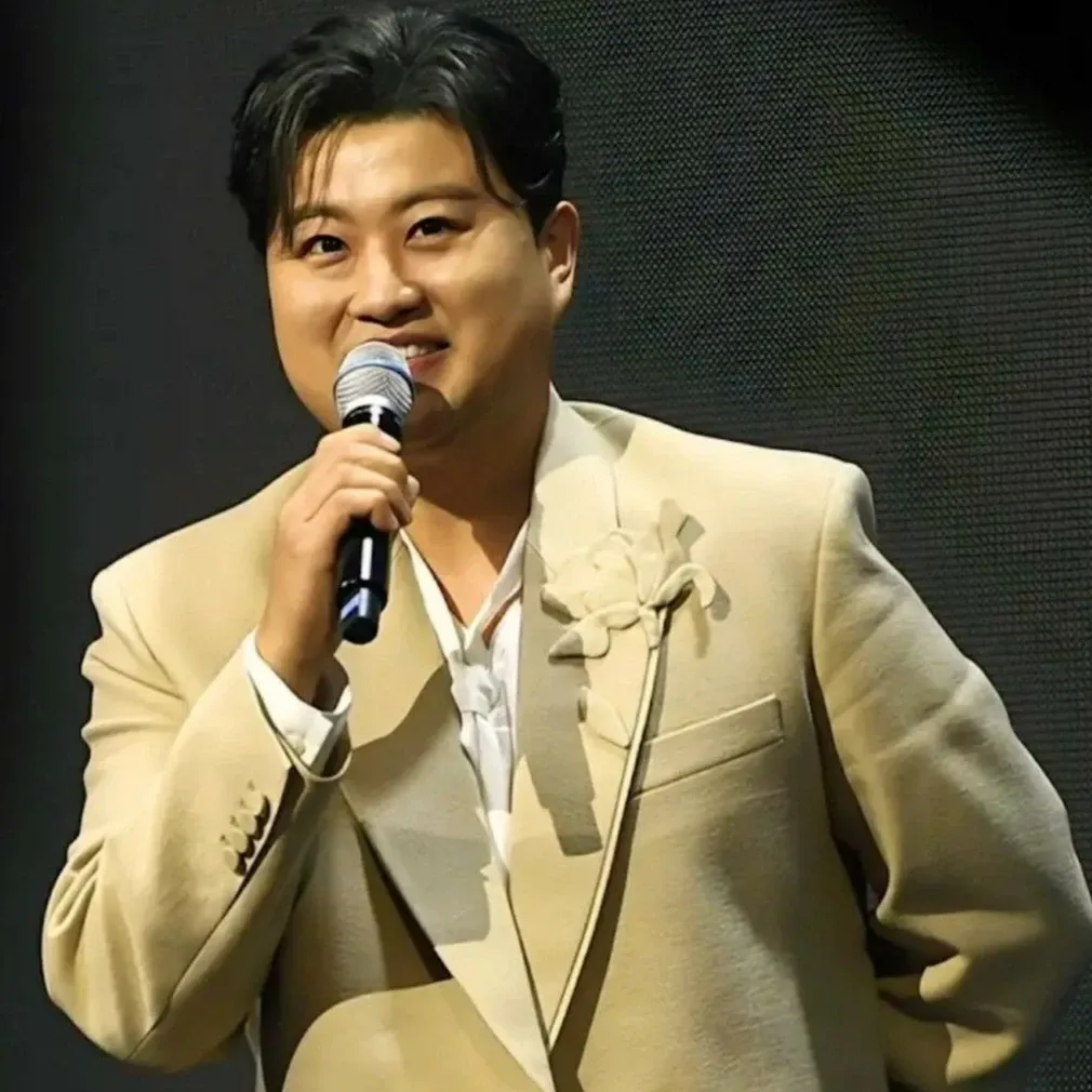 Momen yang diabadikan oleh penggemar Kim Hojoong