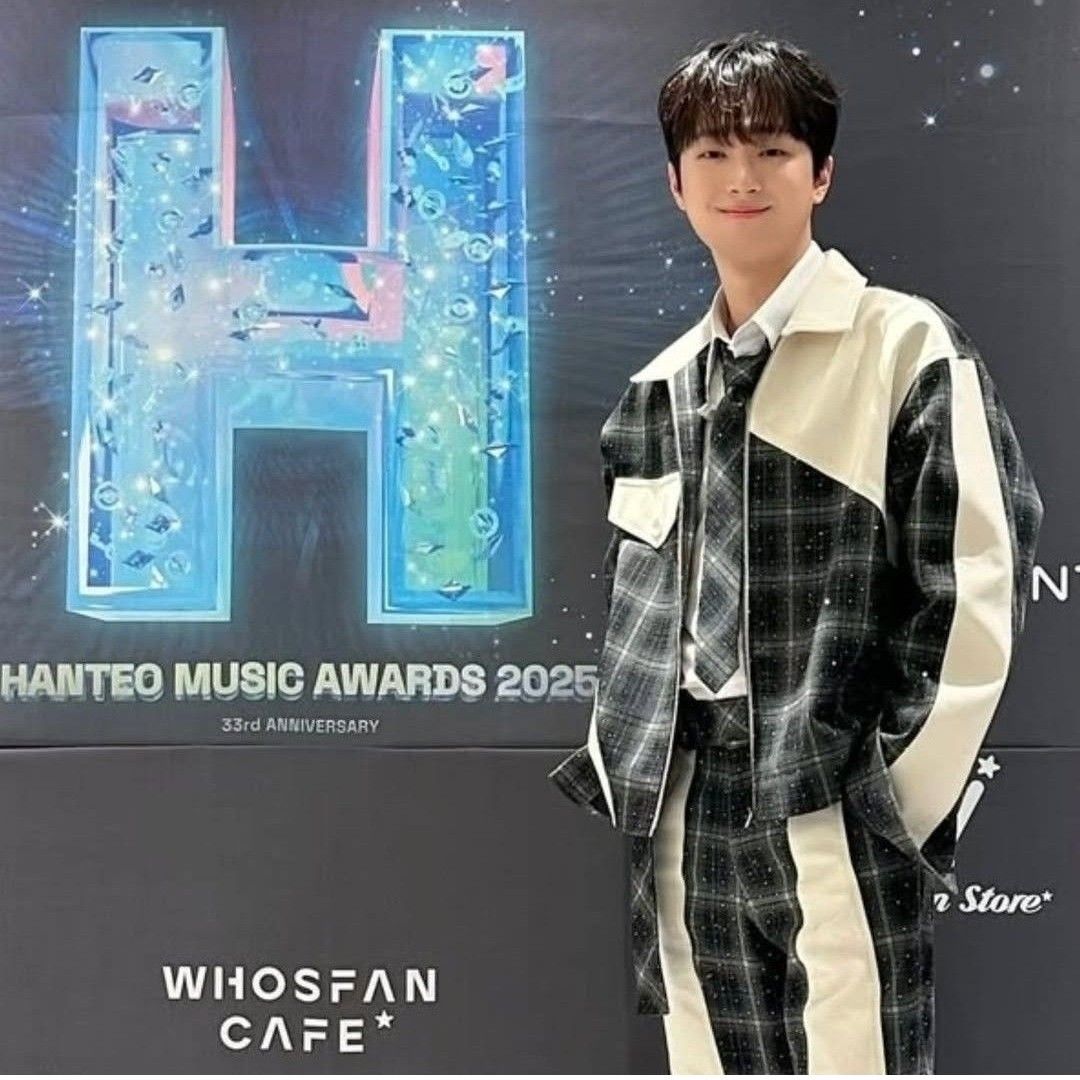 Behind-the-scenes cut of Lee Chanwon