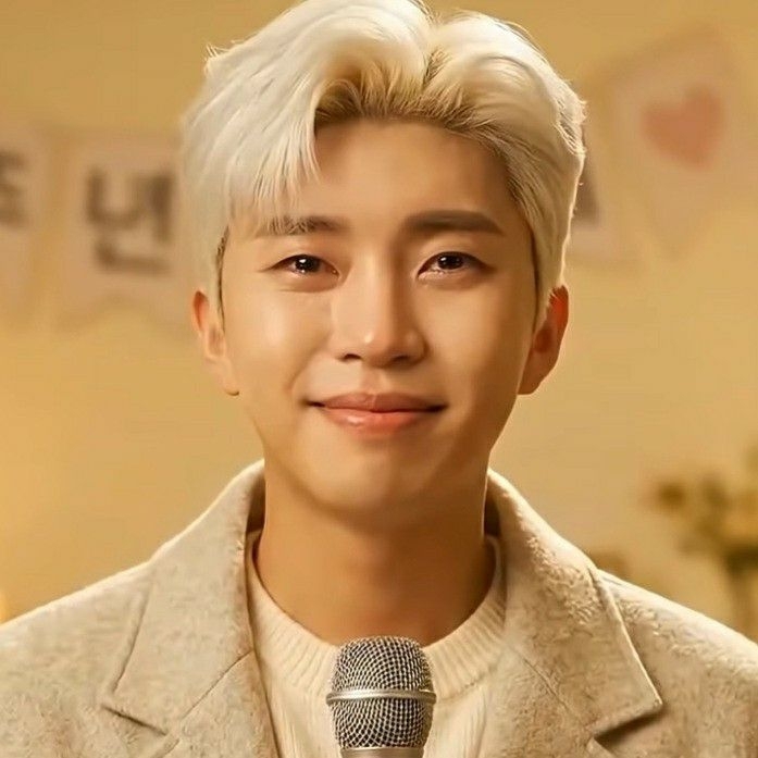 Behind-the-scenes cut of Lim Youngwoong