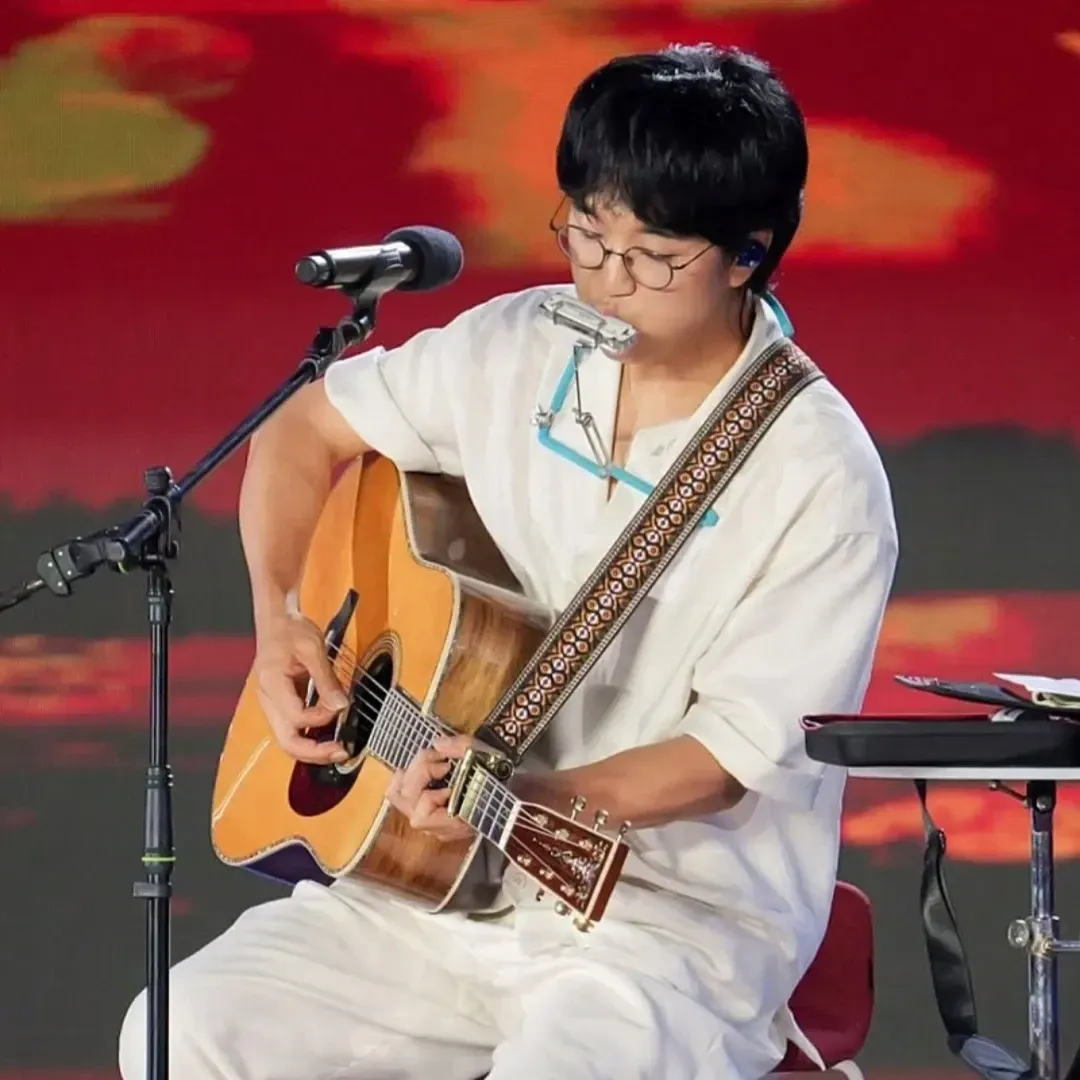 Recent activity shot of Bak Changgeun