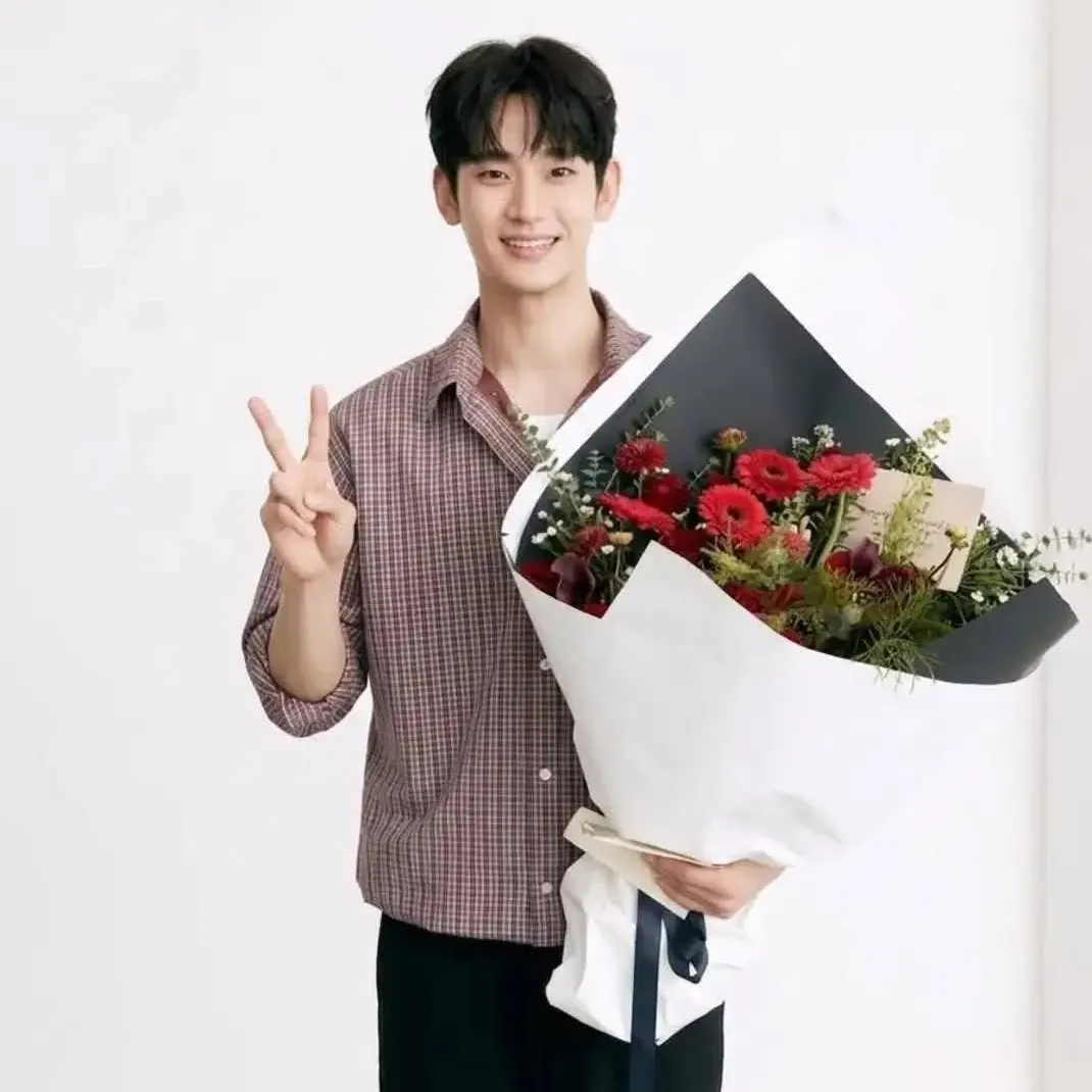 Behind-the-scenes cut of Kim Soohyun