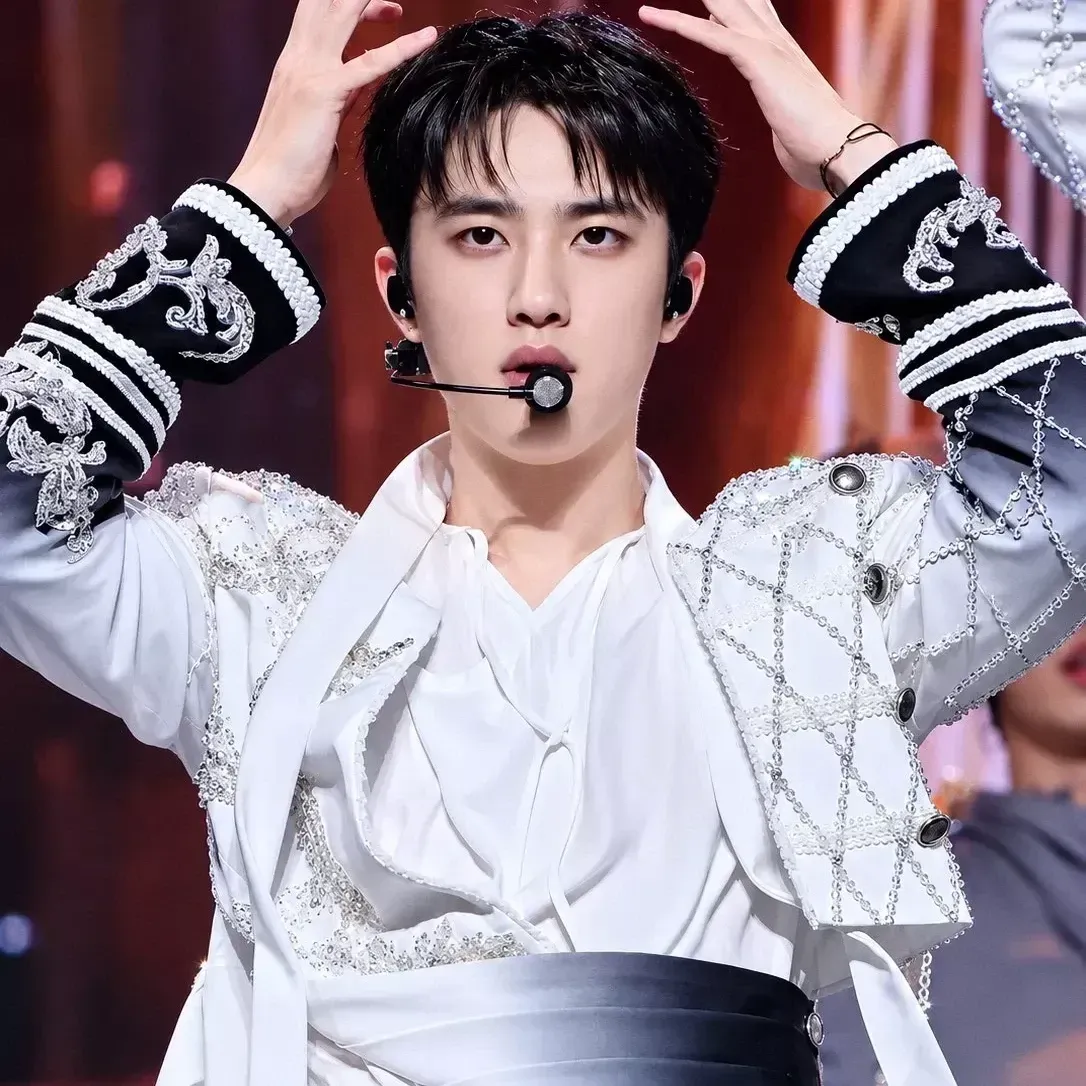 A moment captured by a fan of Doh Kyungsoo (D.O.)