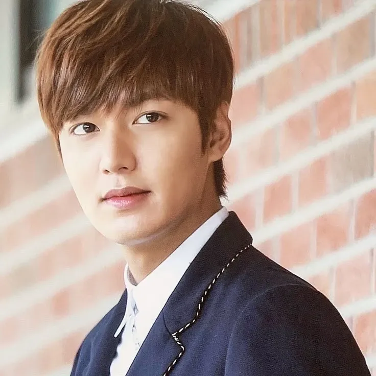 Recent activity shot of Lee Minho
