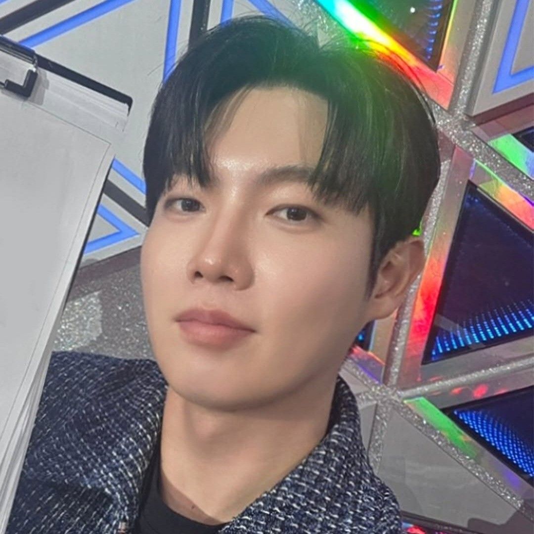 Latest photo of Son Taejin