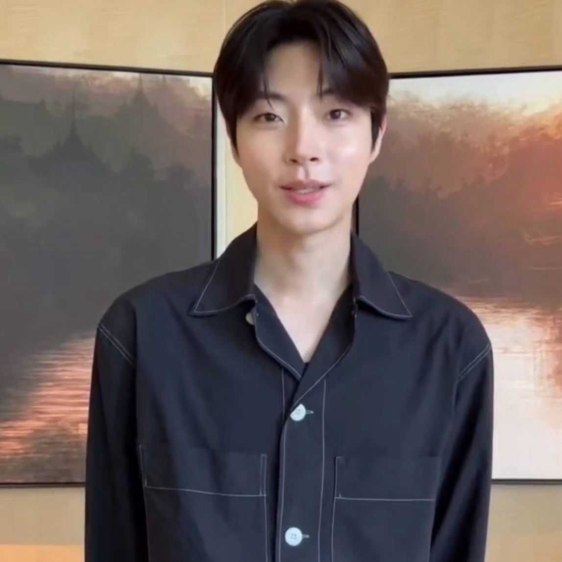 Cuplikan di balik layar dari Hwang Inyoup