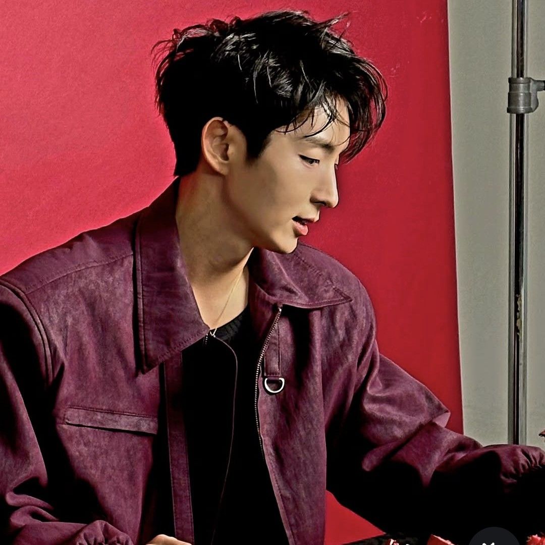 A moment captured by a fan of Lee Joongi