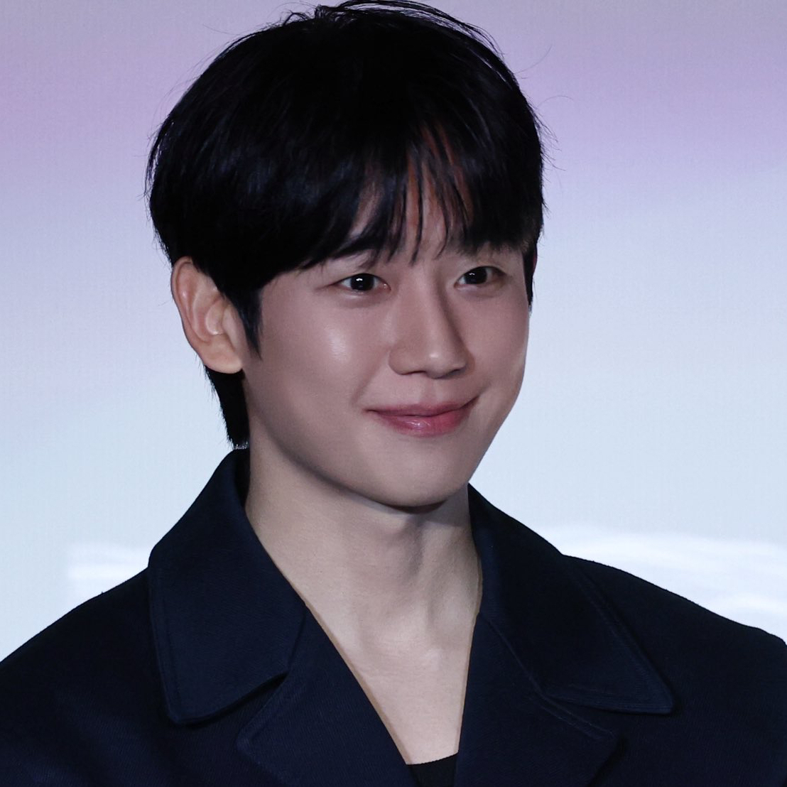 粉丝拍下的丁海寅瞬间