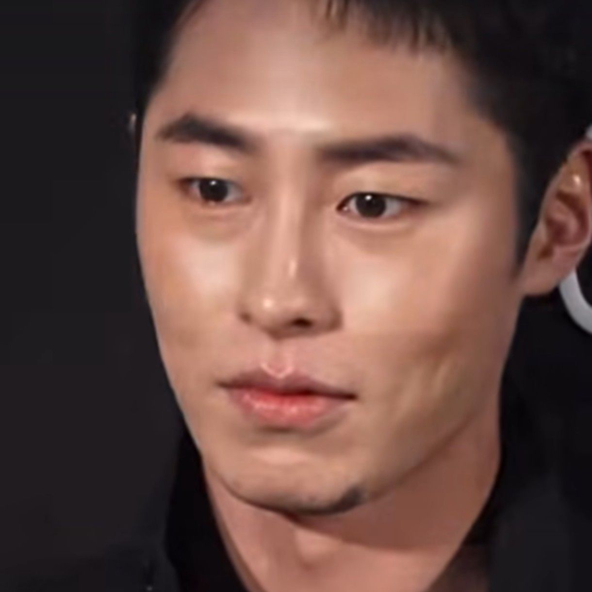 A moment captured by a fan of Lee Jaewook