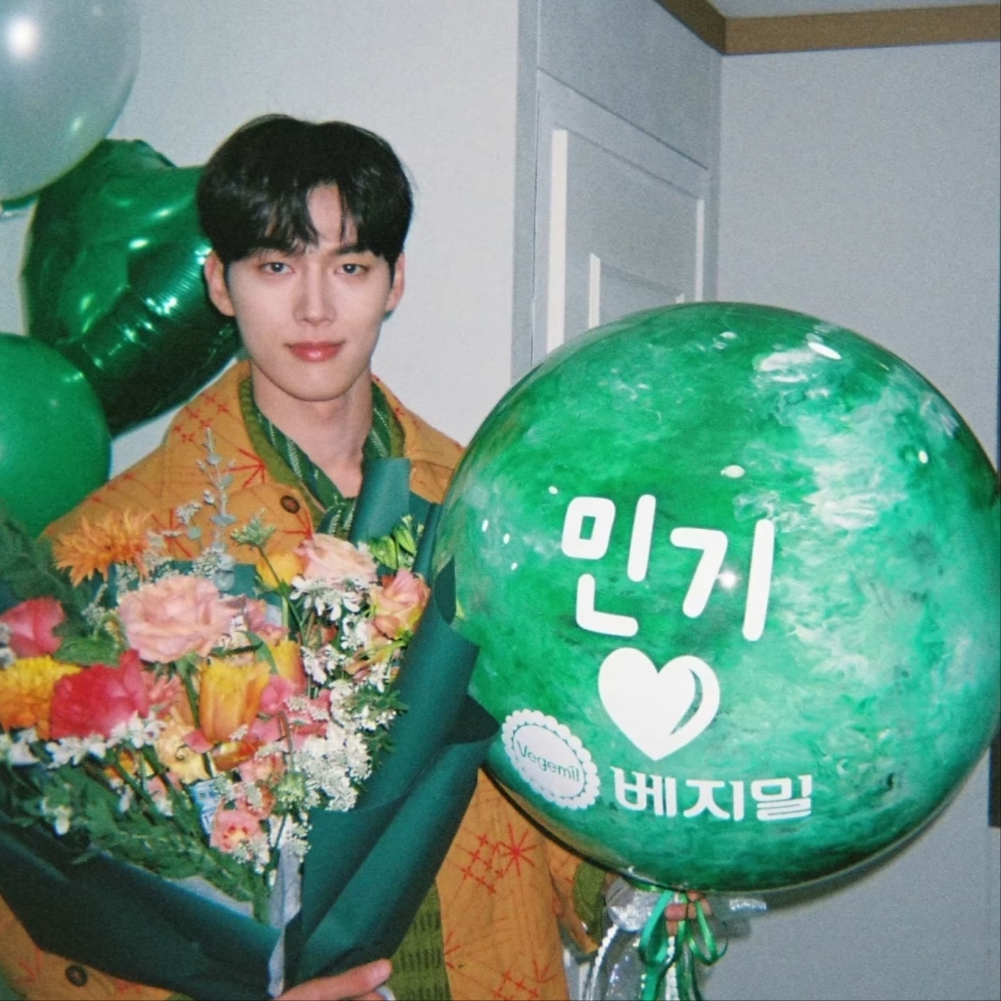 A moment captured by a fan of Hong Mingi
