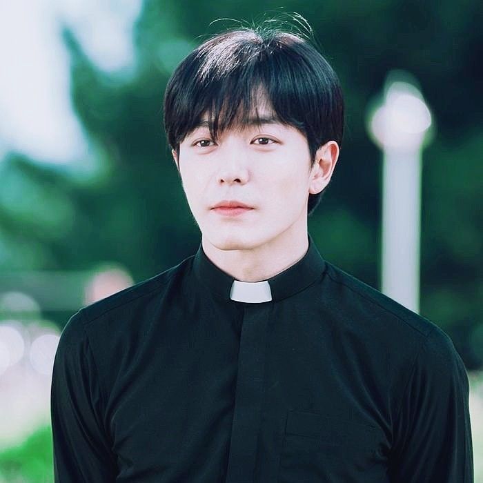 A moment captured by a fan of Kim Jaewook