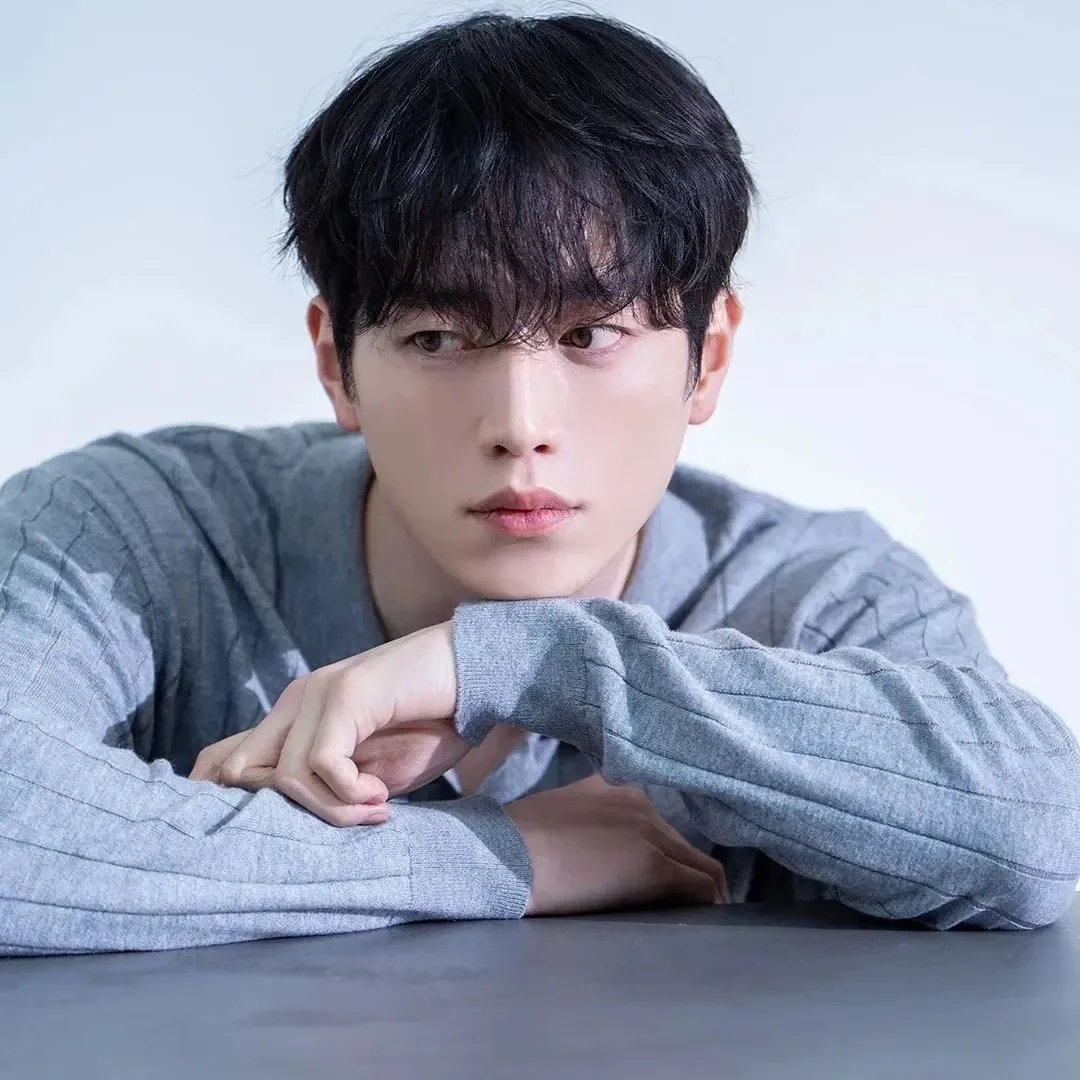 Behind-the-scenes cut of Seo Kangjoon