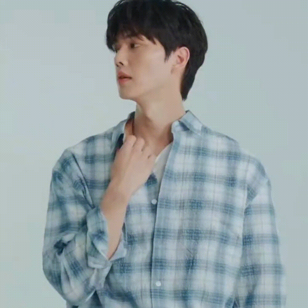 Latest photo of Song Kang