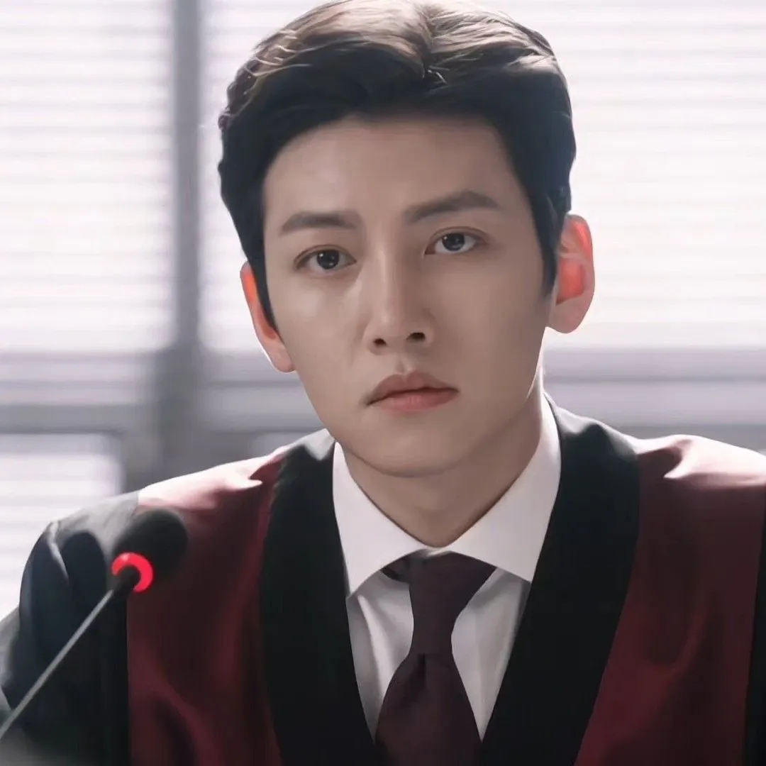 チ・チャンウクの最近の活動ショット