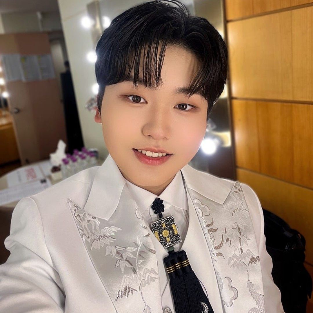 Behind-the-scenes cut of Park Sungon