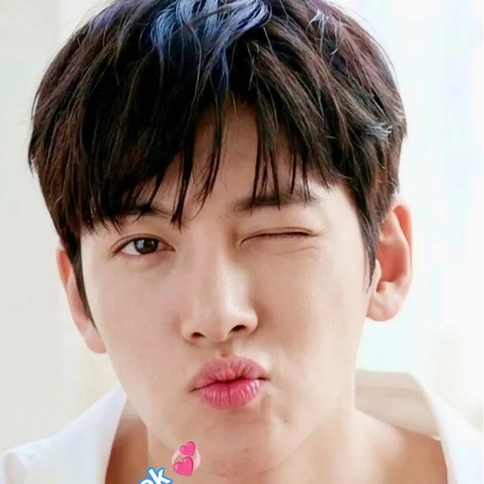 Behind-the-scenes cut of Ji Changwook