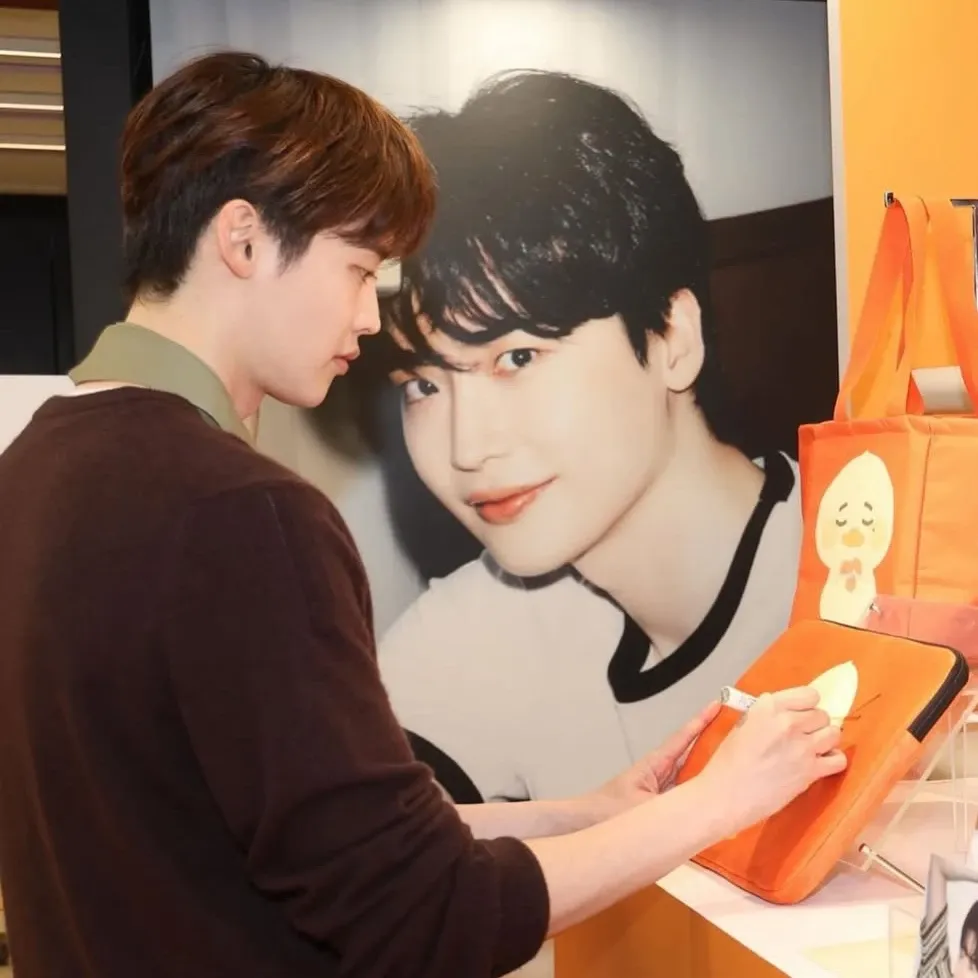 Behind-the-scenes cut of Lee Jongsuk