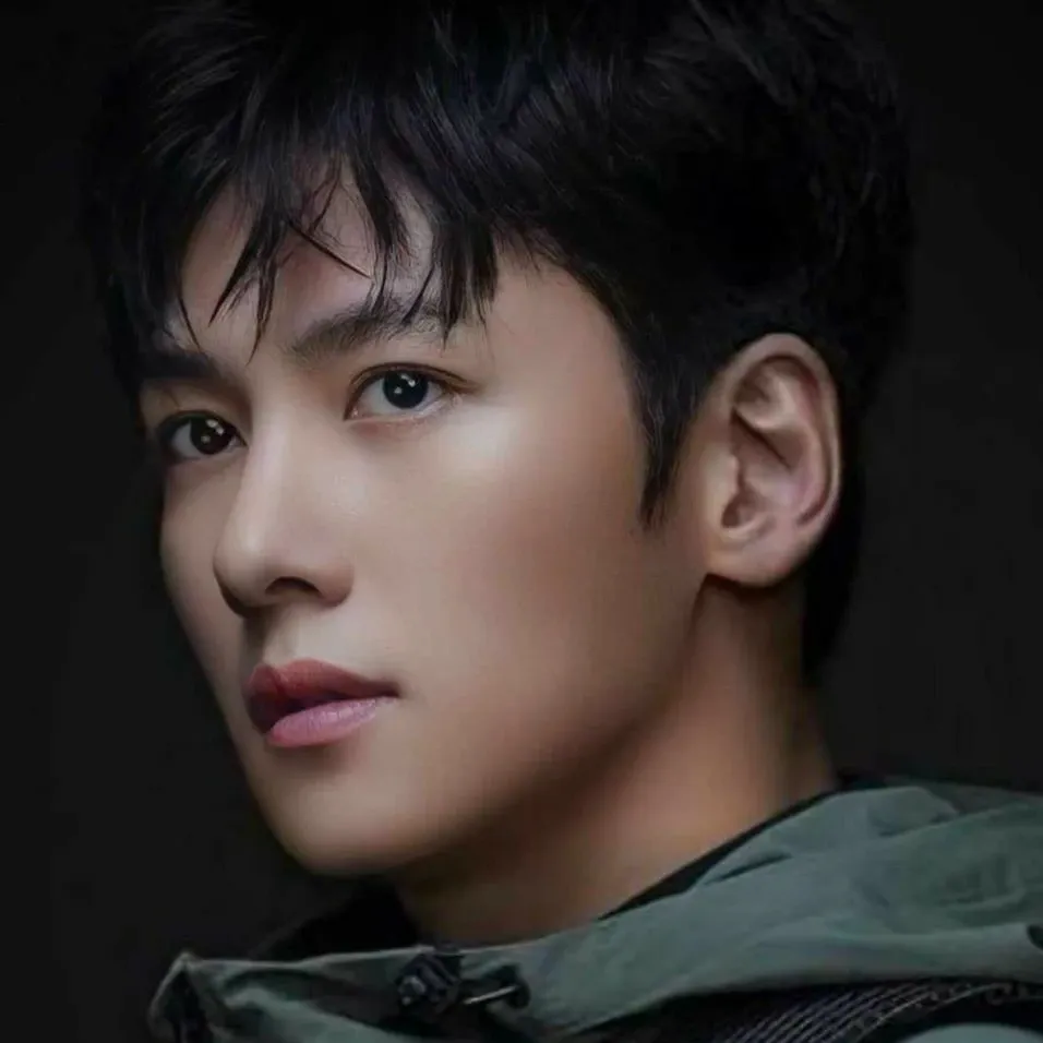 Behind-the-scenes cut of Ji Changwook