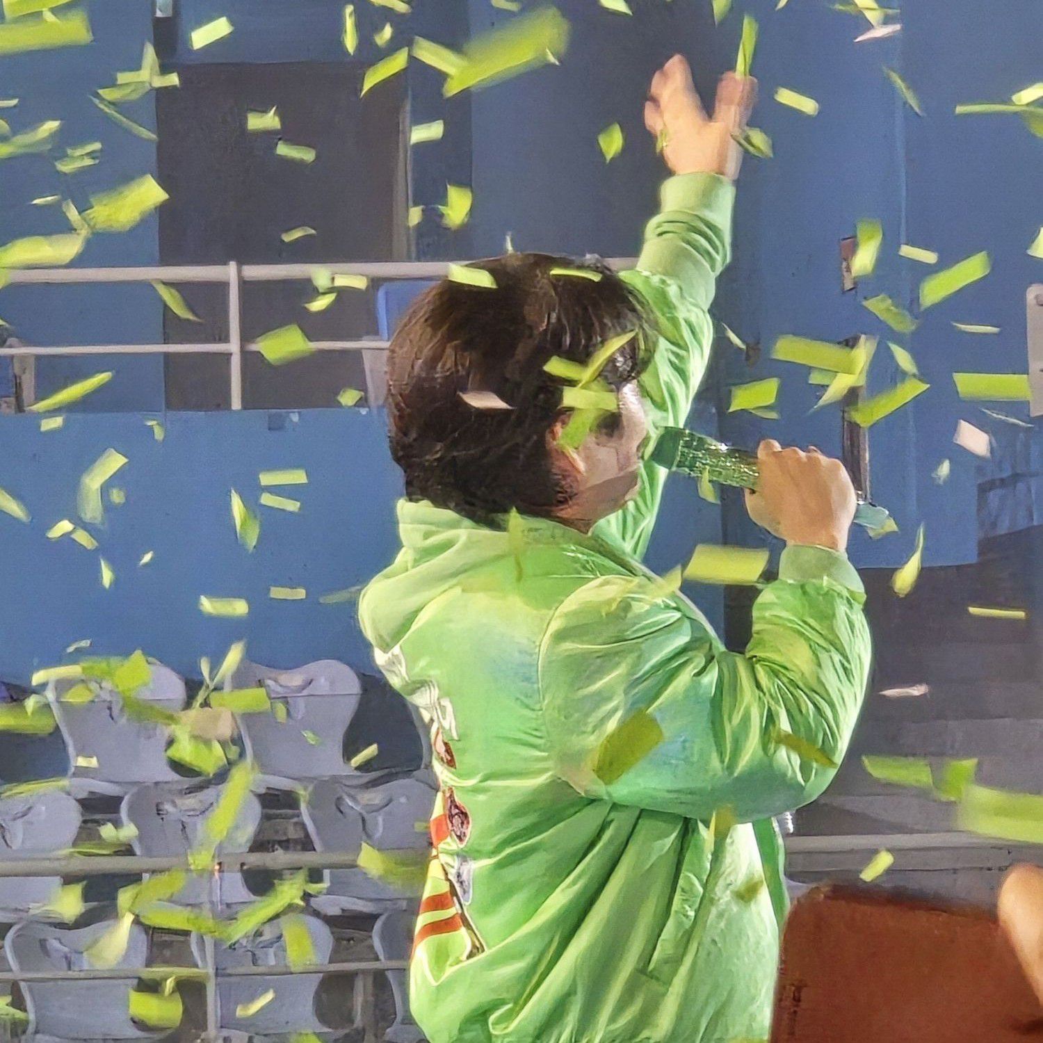 A moment captured by a fan of Hwang Youngwoong